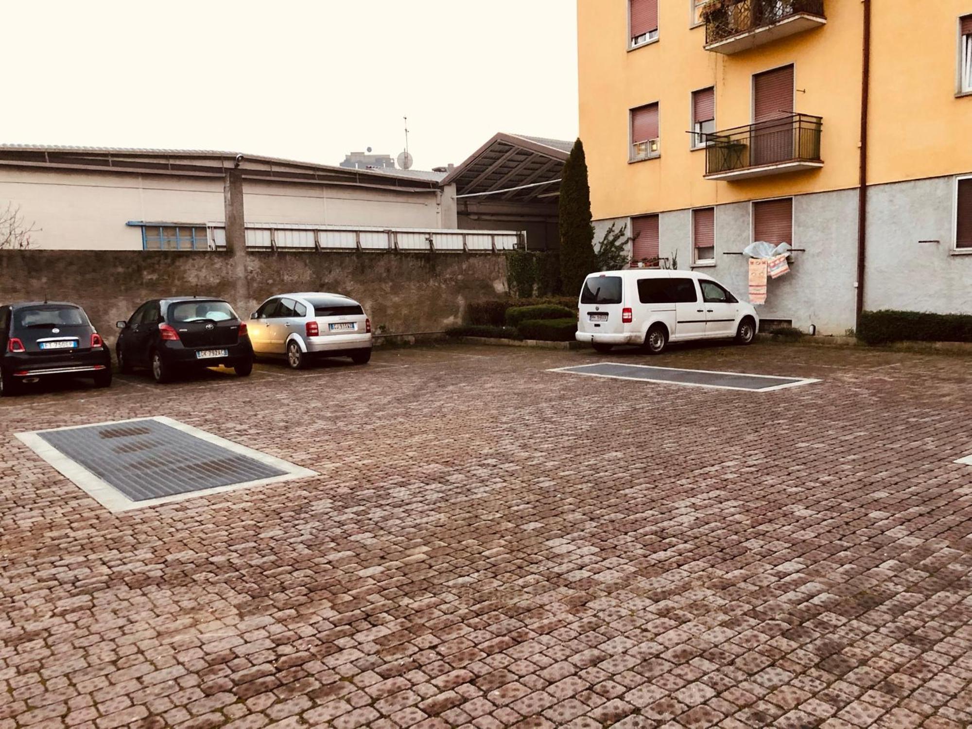 Bergamo Easy Airport Private Parking Apartman Kültér fotó